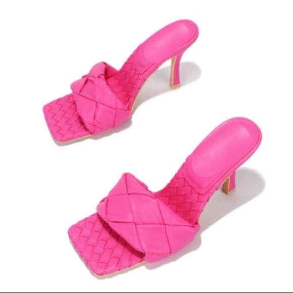 !! EXCLUSIVE !! Square Toe Braided Mule in Pink - Picture 6 of 7